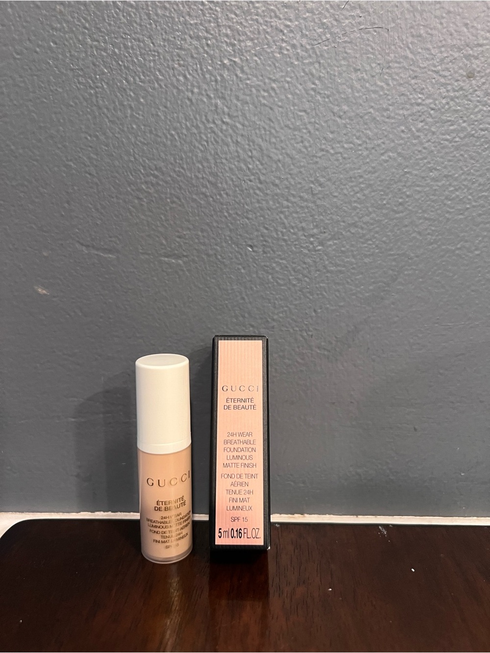 Gucci Éternité de Beauté Breathable Foundation - 220W Trial size